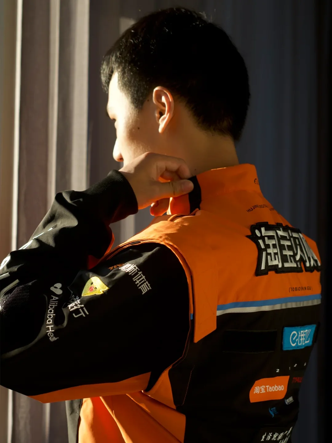 Taobao's New Uniform Going Viral? The Medical Circle Has an Even Bigger Hit!